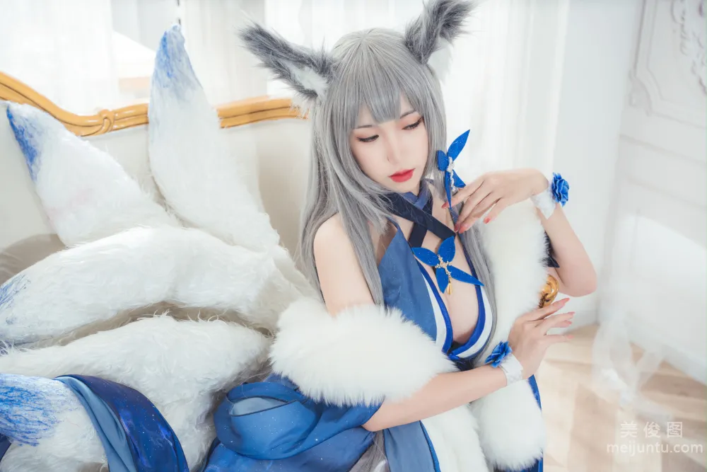 Yibei Yibei: Web Idols photo 3