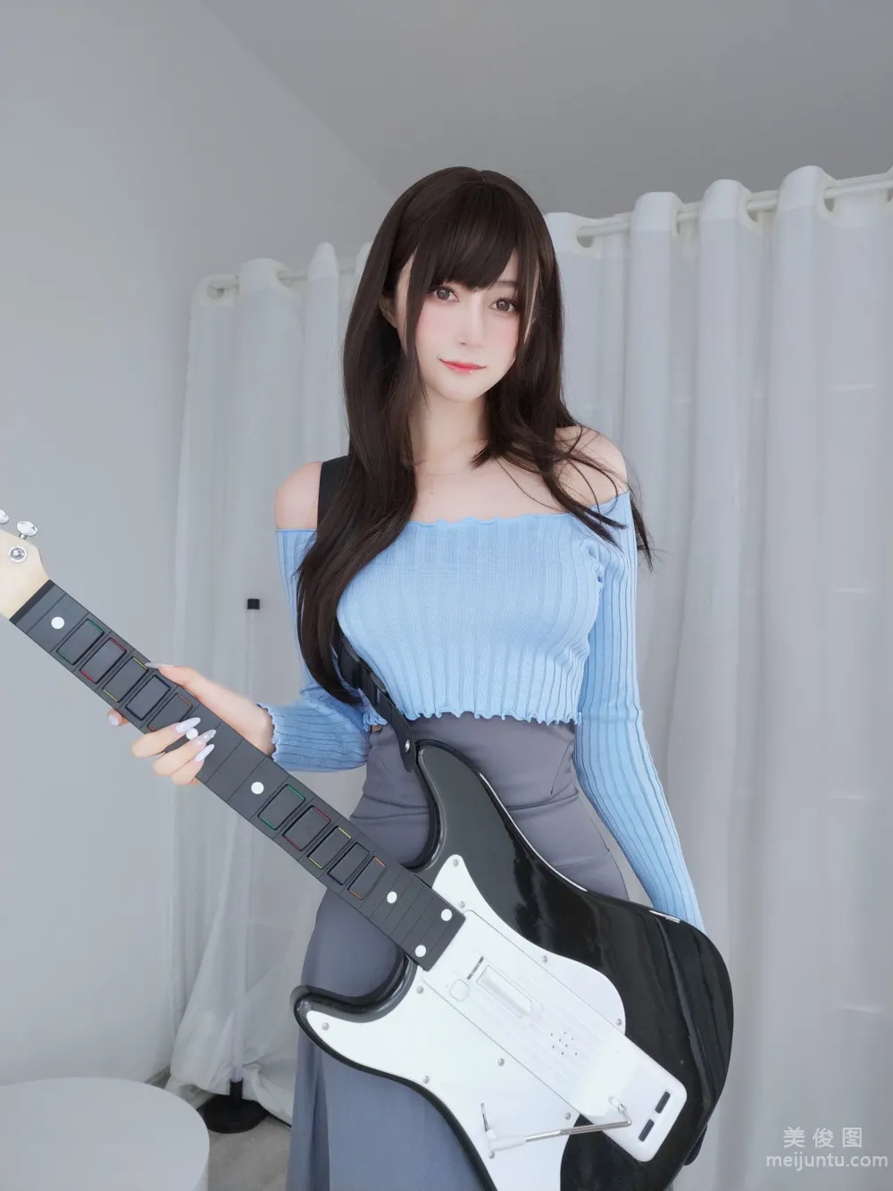 [Web Idols COSER Photos] Baiyin - Guitar Sister photo 2
