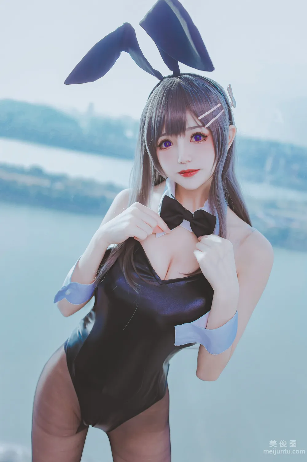 [网红COSER写真] 衣衣 - 麻衣兔女郎 套图1