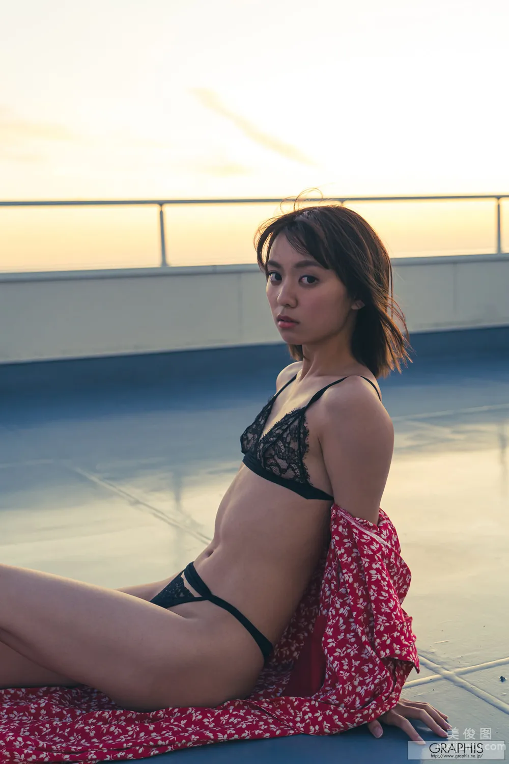 Suzu Monami: Graphis photo 9