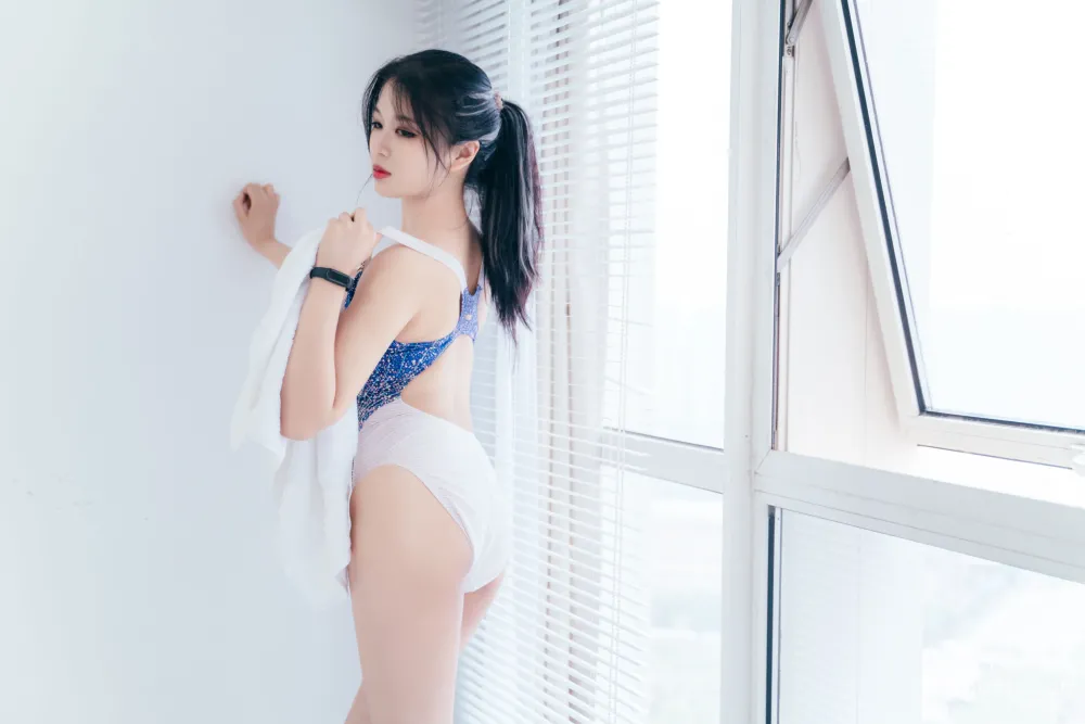 [Web Idol COSER Photos] Xuanxiao Xuejie - Competitive Swimsuit photo 21
