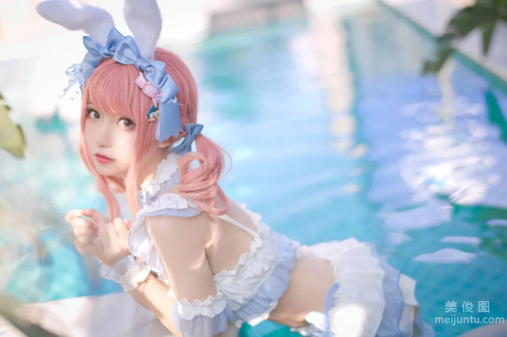 [Web Idol COSER Photos] Huaqi Hana - Summer Sweetheart Swimwear Set photo 1