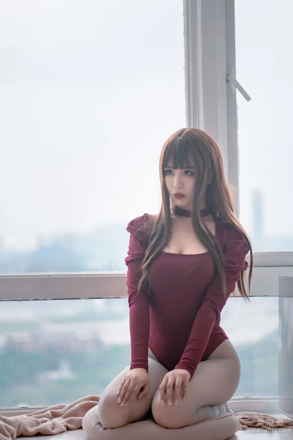 [Web Idol COSER Photos] Xuanxiao Xuejie - Gray Five-Toe Socks photo 47