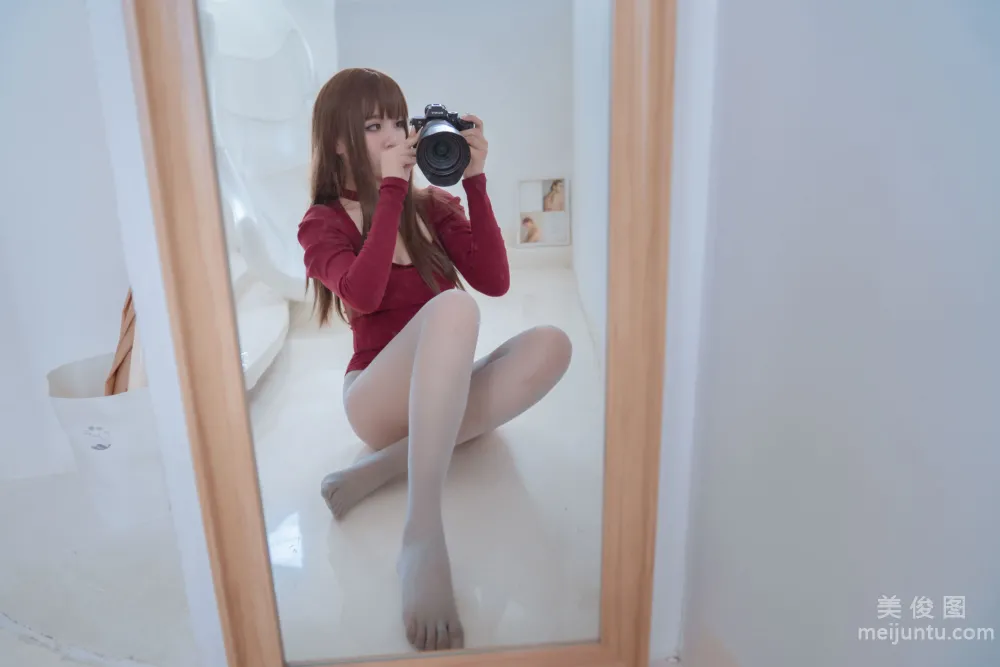 [Web Idol COSER Photos] Xuanxiao Xuejie - Gray Five-Toe Socks photo 66