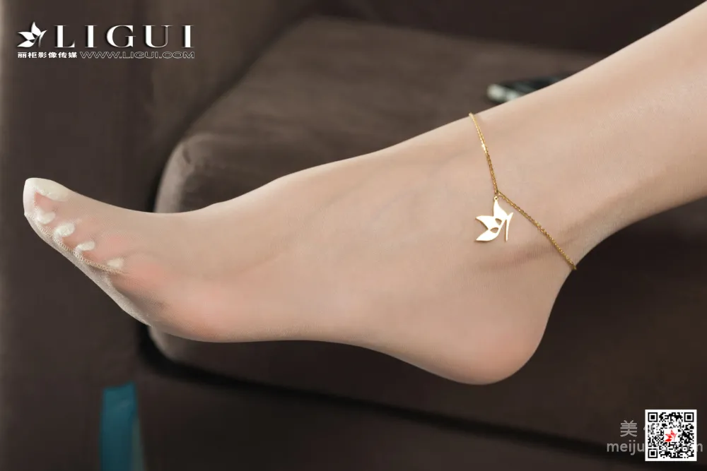 [Ligui] 2021.10.04 Model Liang Er, Silk Feet and Beautiful Legs Set photo 24