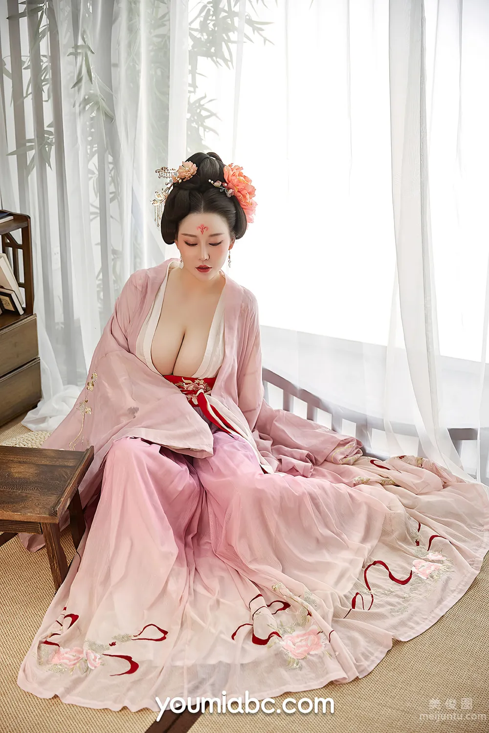 Fei Ruola: YouMi photo 6