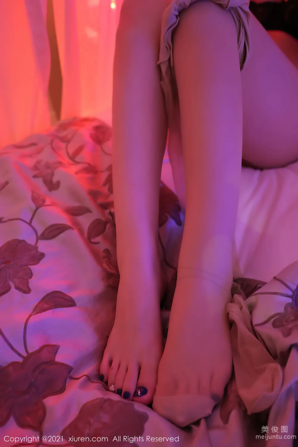 [秀人XiuRen] No.3681 美七Mia - 紅色緊身衣主題系列 56