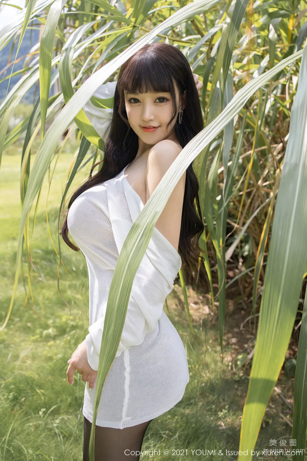 [尤蜜荟YouMi] Vol.680 朱可儿Flower - 户外甘蔗林与镂空嘿丝系列7