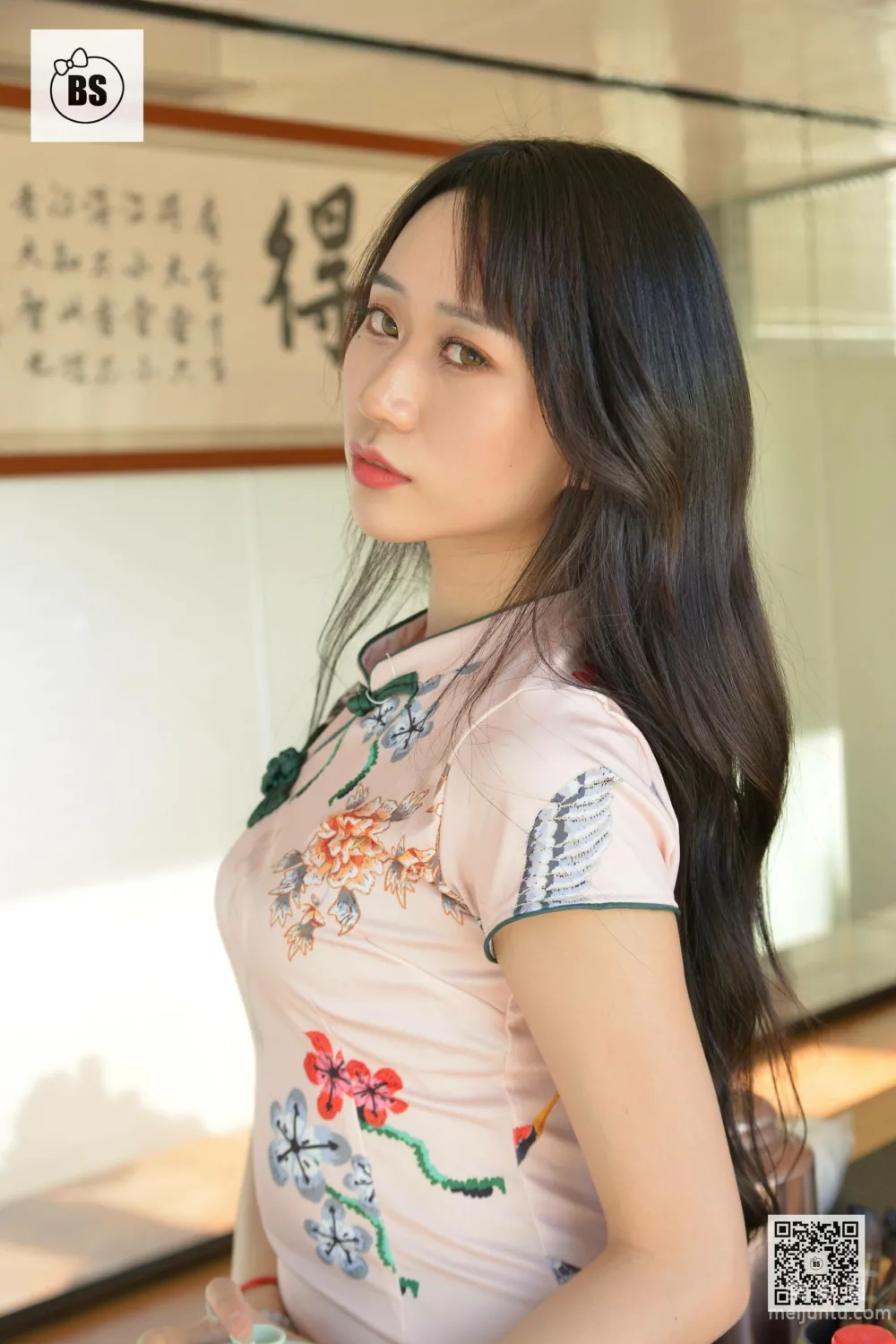 [我丝你想] MX014 美西 - 新来的女助理424