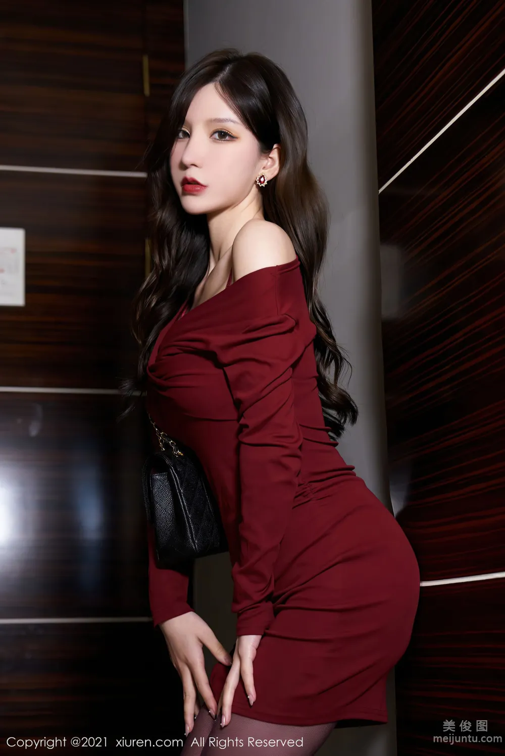 [XiuRen] No.3686 Zhou Yuxi Sandy - Scarlet Multifaceted Clothing photo 12