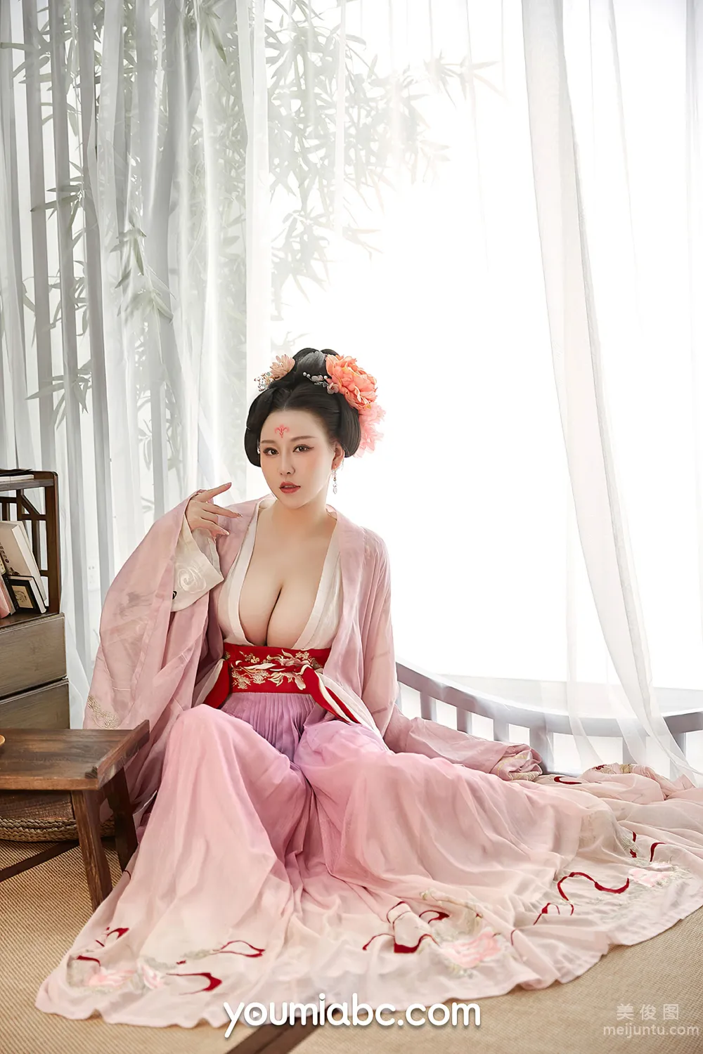 Fei Ruola: YouMi photo 7