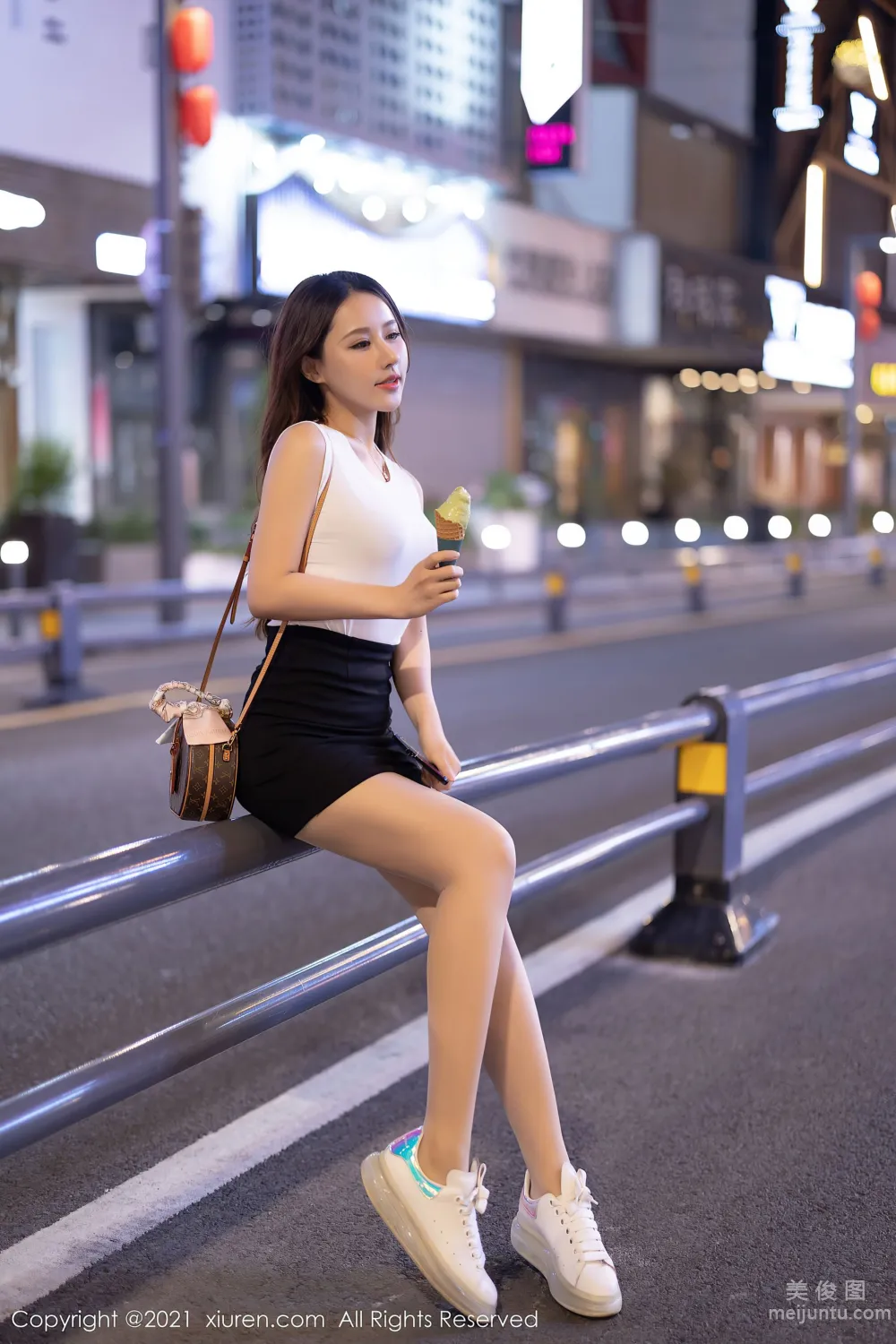 [XiuRen] No.3733 Xu Anan - Sexy Plaid Skirt and Cutout Sweater Series photo 57