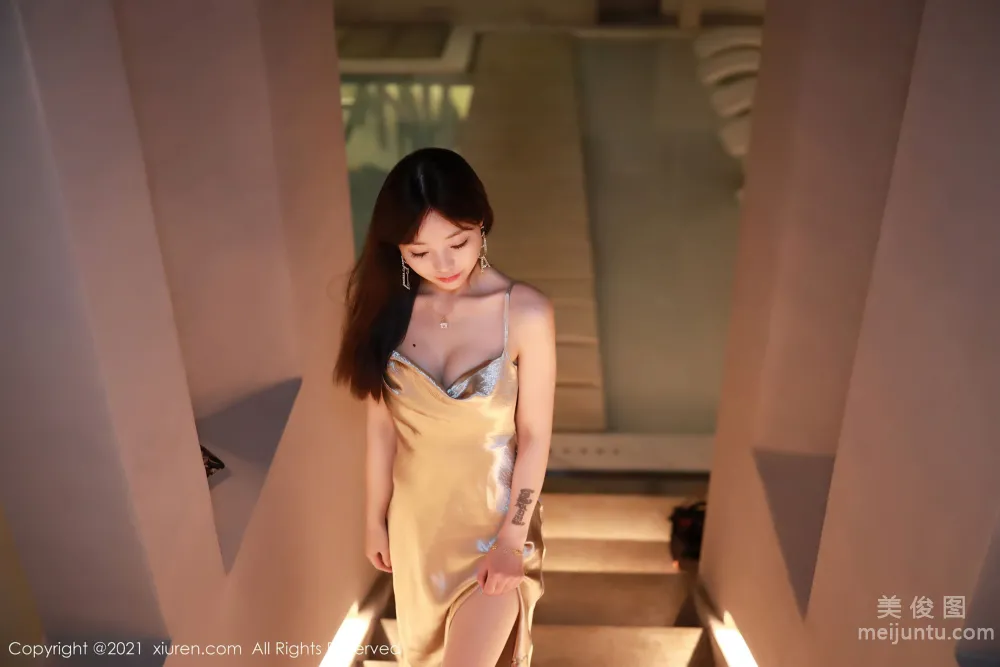 [秀人XiuRen] No.3734 佘贝拉bella - 闪亮金碧的吊裙系列15