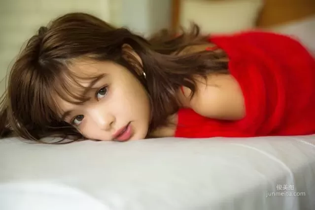 《最美形的辣妹女星》網友眼中少了濃妝也一樣正的真美女到底是？