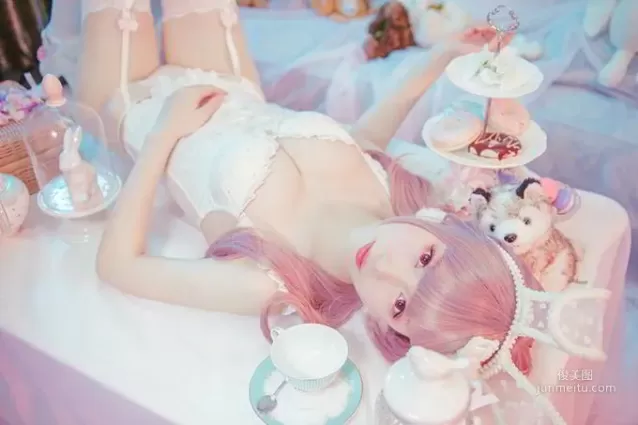 大胸萌妹《妖少you1》胸前深溝無法忽視！