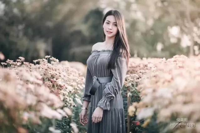 天然美顔女神《Ruangkaw Lunsakaewong》，尺度大解放！