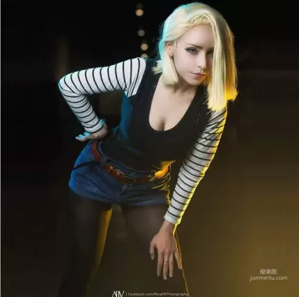 《人造人18号》美國RoxyChan扮演超像超性感