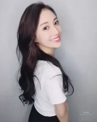最正護理師克萊兒Claire 笑起來就像白衣天使下凡