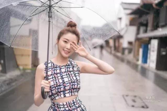 開放預購就賣光，成語荞最後寫真《另一個我》全裸上陣加印中