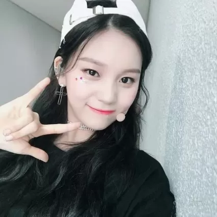 「Umji 金藝源」瘦下後被贊為新門面擔當，真的越來越漂亮啦～