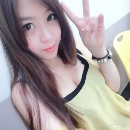 很想埋進去，臉正身材兇的正妹Yumi