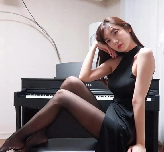 韓版廣末涼子，不穿内衣彈琴，性感尺度爆表！圖片，第五張