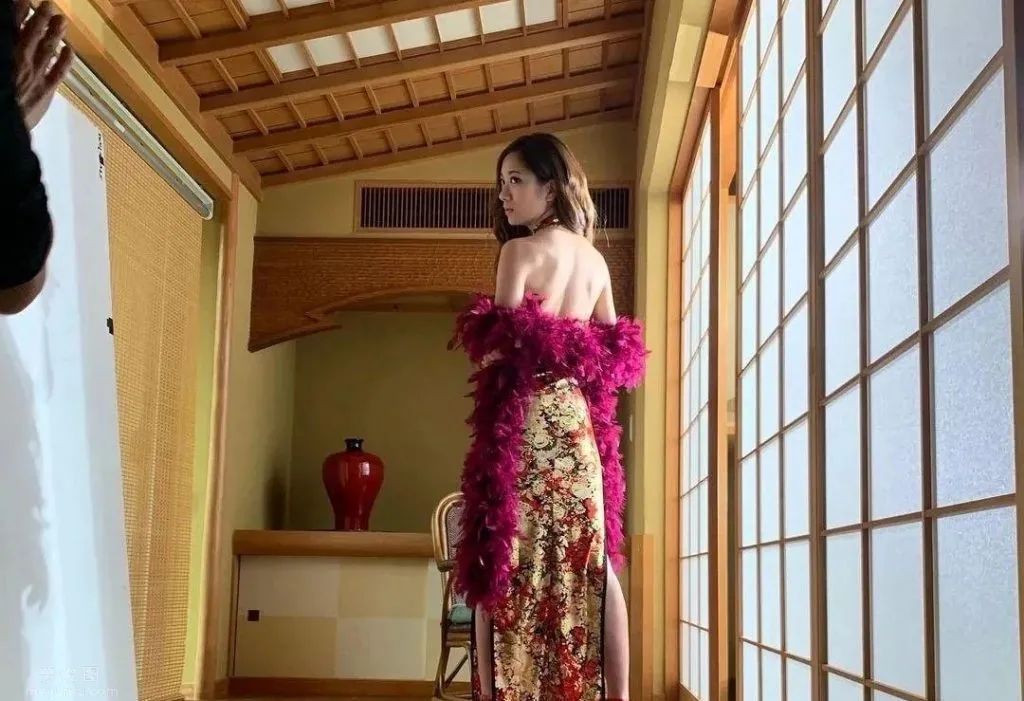 東凜：暗黑張靓穎，30歲最強已婚人妻“扛把子”，圖片，第六張