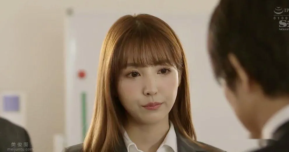 SSNI-674：愛護菜鳥下屬的女上司三上悠亞，圖片，第一張