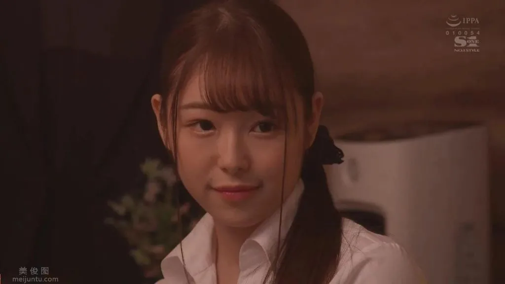 SSNI-712：S1新人小姐姐新名愛明，穿着職業裝超正點，圖片，第二張