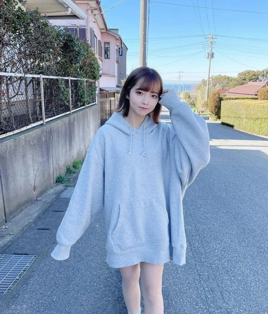 寬松男友風，散發甜美慵懶氣質，可愛到爆的櫻花妹子福山梨乃，圖片，第二張