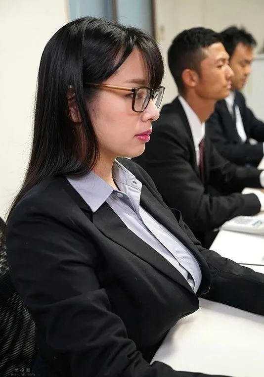 春菜花：XXX大無腦，主動送上門的“K号車燈”傻白甜，少見的豐滿美女，圖片，第十張