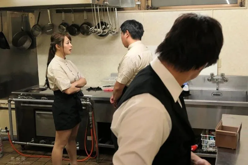 STAR-830：餐廳主管白石茉莉奈的秘密被男下屬發現，圖片，第六張