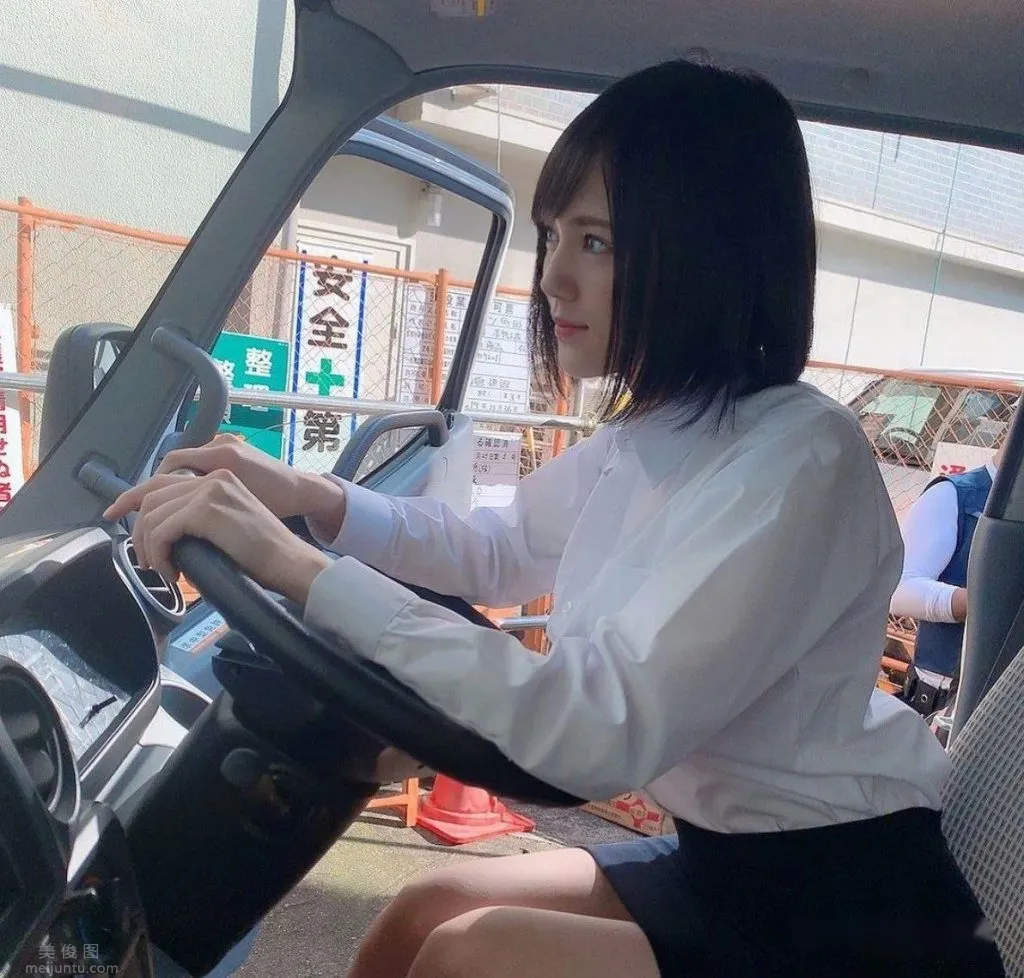 涼森れむ：短發女孩的驚豔！，圖片，第三張