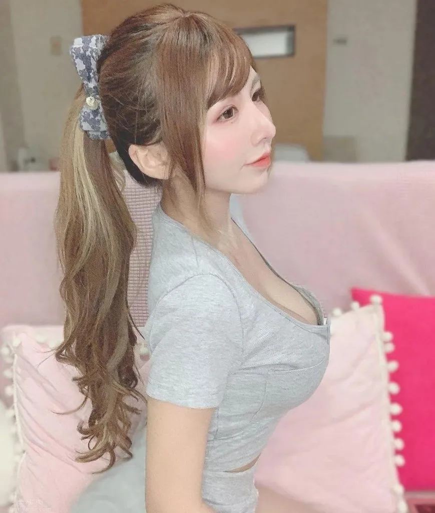 美女化身人體搖奶雪克機，周念薰特調真·波霸奶茶！，圖片，第七張