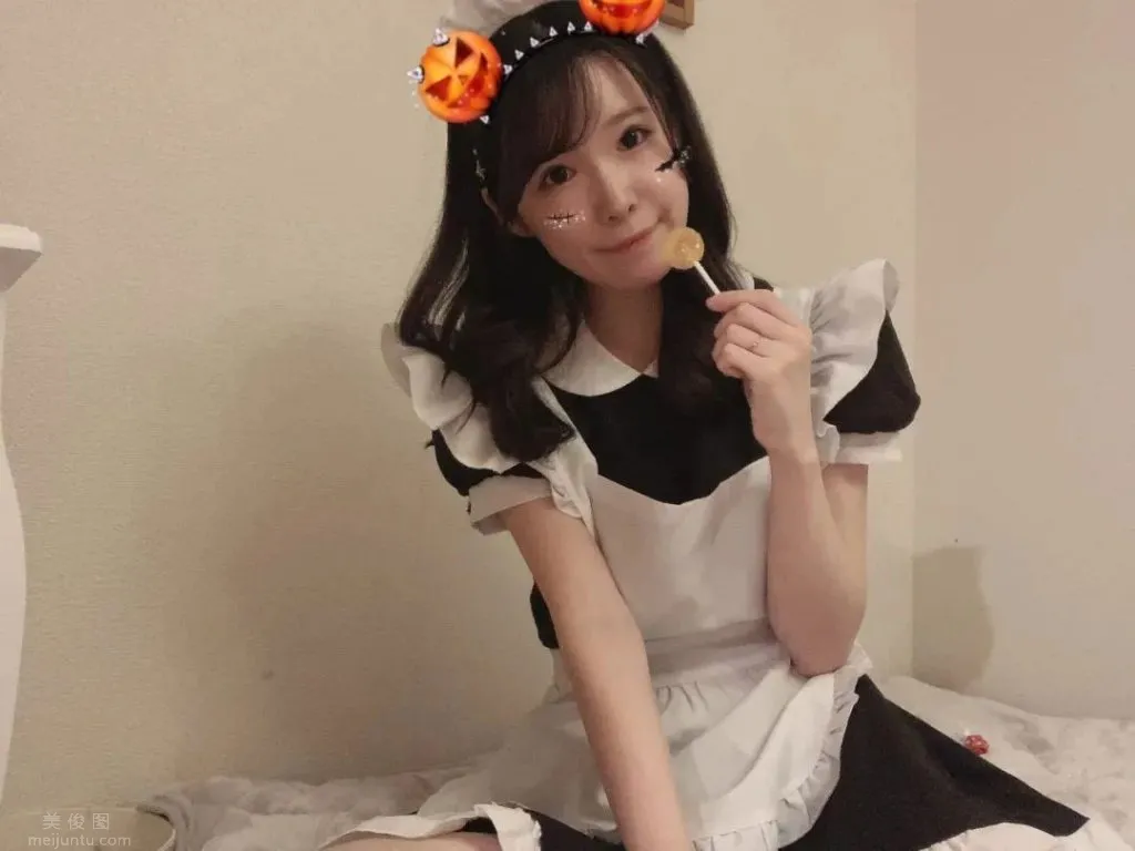 水澤美心穿女仆裝照片