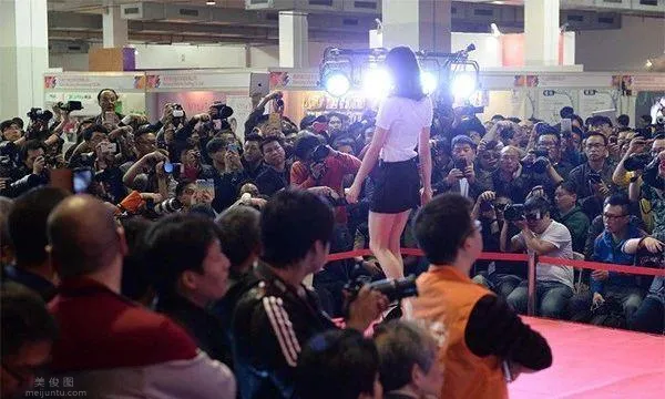 願意付出再大的代價，也希望女優去參加活動，女優的反應是？圖片，第二張