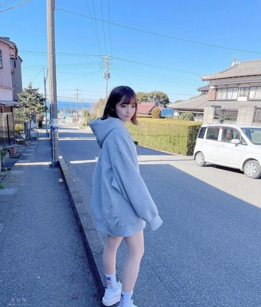寬松男友風，散發甜美慵懶氣質，可愛到爆的櫻花妹子福山梨乃，圖片，第三張