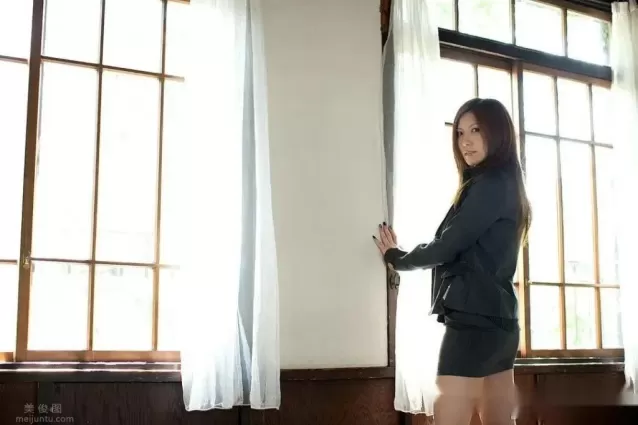 椎名由奈(椎名ゆな)：被男友劈腿，促使了她的出道，結果誕生了一代女神