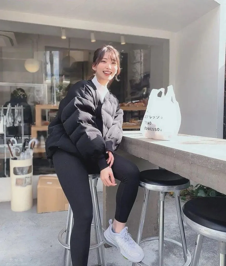 山岸逢花：恰逢初春，讓我們一起巧遇良人，美酒雖好請勿貪杯哦，圖片，第二張