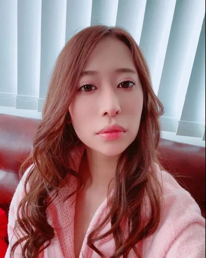 春明潤（春明潤）自拍美照，第一張