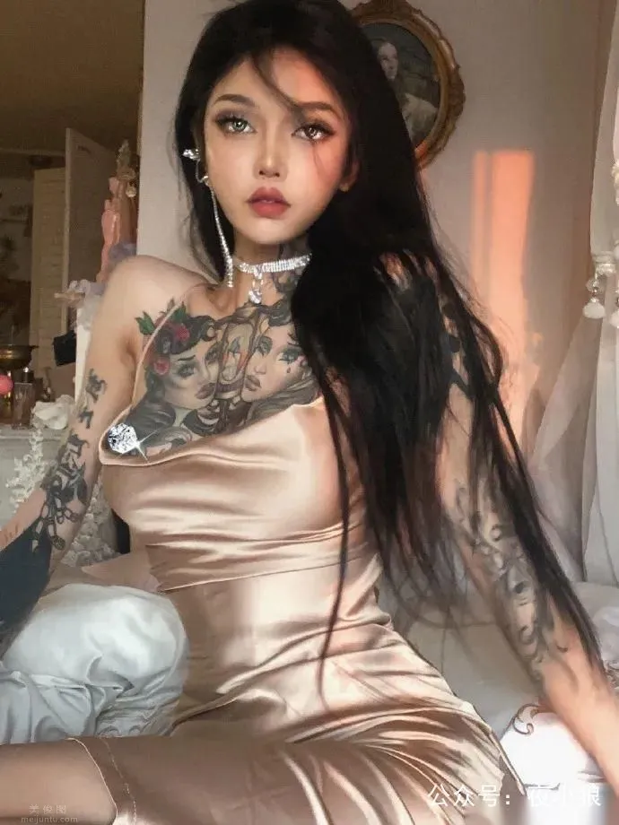 抖音裡擁有超模氣質的刺青女紅人：大佬兒，圖片，第二張