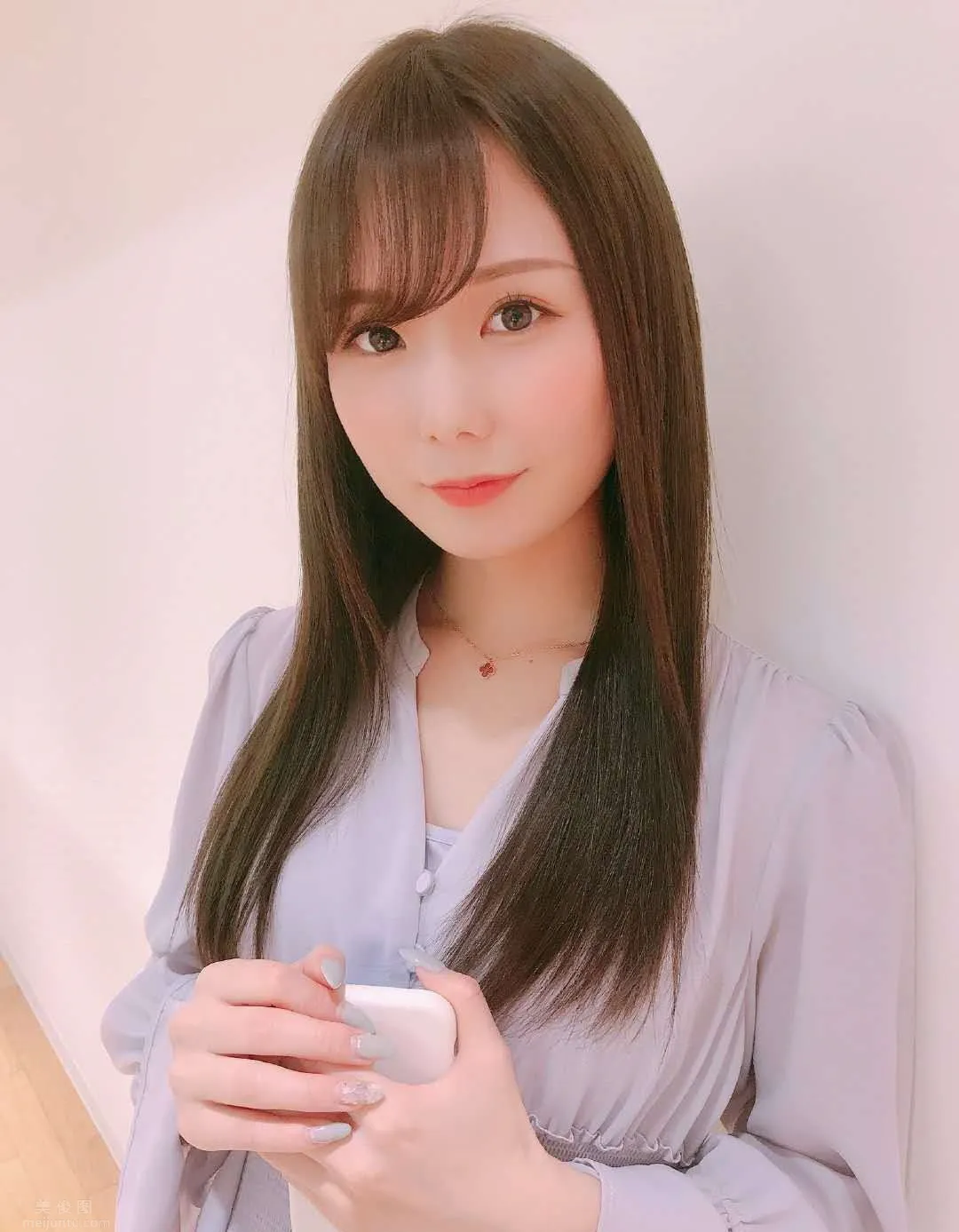 坂道美琉生活照，第三張
