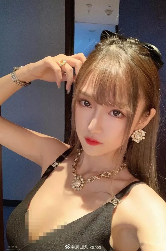 女主播腐團兒美照
