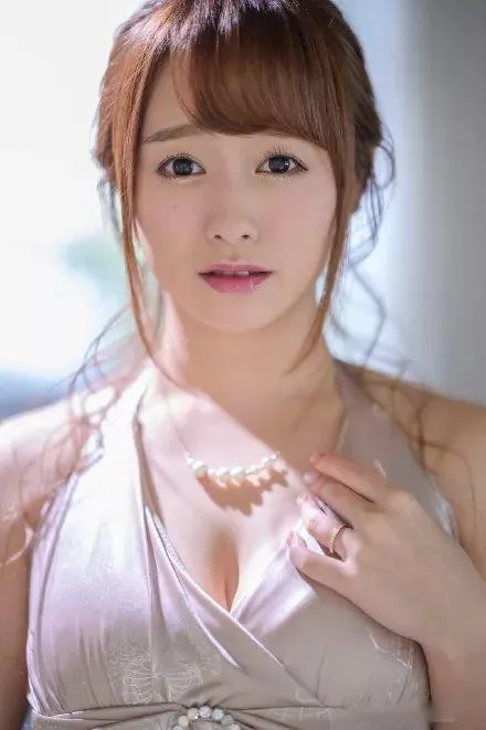 STAR-604：白石茉莉奈，對兒子很包容的好媽媽，圖片，第一張