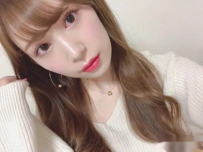 女演員明裡つむぎ(明裡紬），照片
