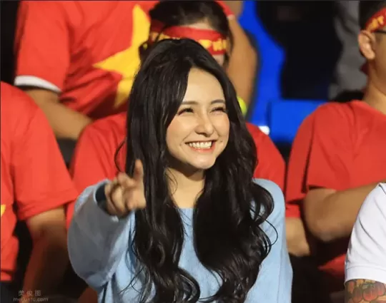 泳裝辣度破表！越南女ＤＪ《Jenny Ye?n》甜美笑顔身材卻很火爆！
