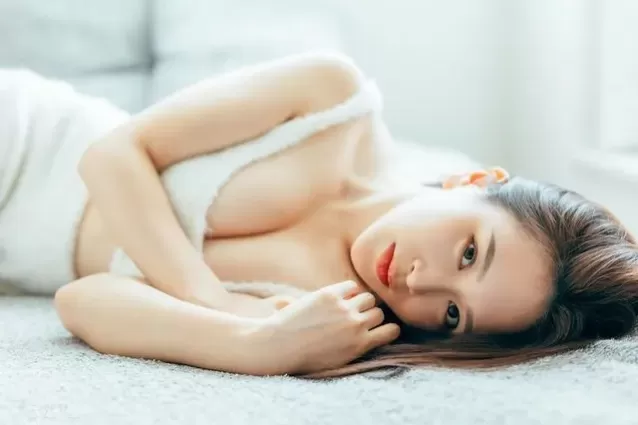 正妹愛拳擊！賽車女郎《福江ななか》胸前有天然安全氣囊！