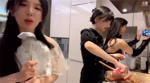 蘇恩Olivia、呆妹兒、葉知秋三人一起做飯 看點在哪