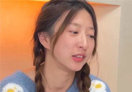 網紅周小磕老公出軌約400名女子 現已離婚
