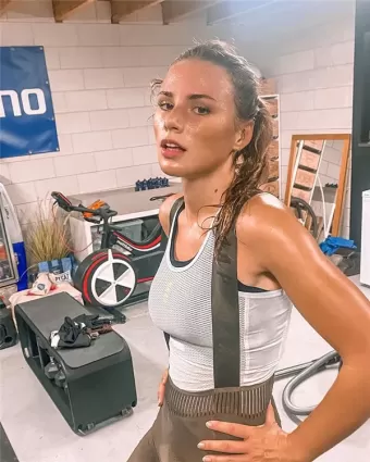 很美的賽車手《Puck Moonen》愛運動的女生是最美的